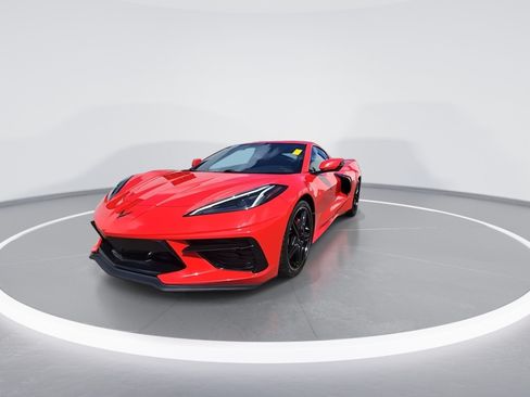 Used 2021 Chevrolet Corvette Stingray Coupe w/ Z51 Performance Package RWD image 4