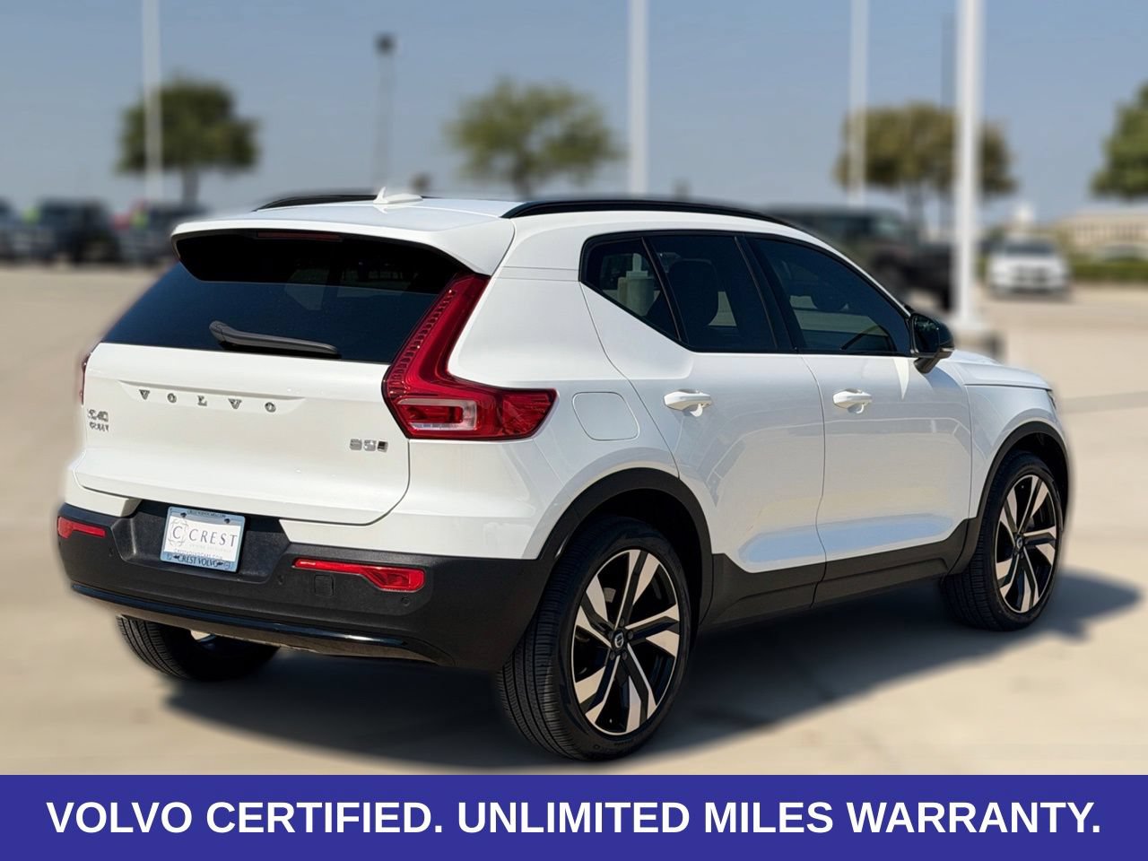 Certified 2024 Volvo XC40 B5 Ultimate AWD/4WD image 9