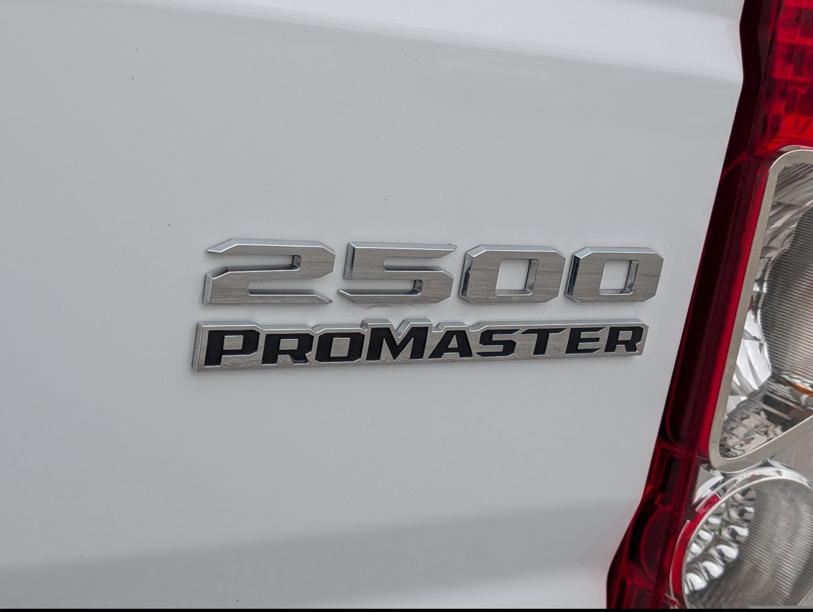Used 2025 RAM ProMaster 2500 w/ Convenience Group FWD image 9