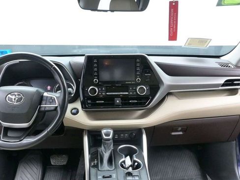 Used 2022 Toyota Highlander XLE image 21