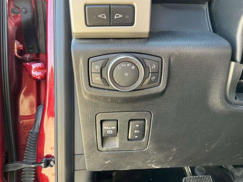 Used 2018 Ford F150 Lariat image 14