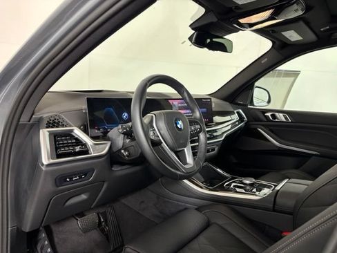 Used 2024 BMW X5 xDrive40i w/ Premium Package AWD/4WD image 9