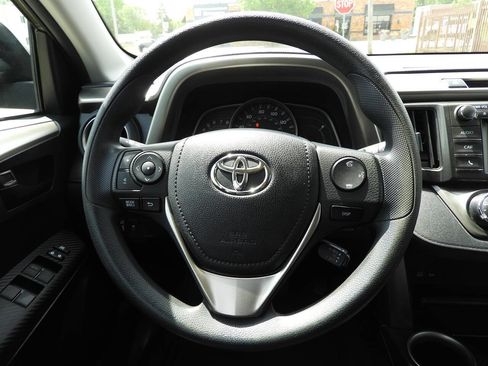 Used 2015 Toyota RAV4 LE w/ Four Season Floor Mat Package AWD/4WD image 20