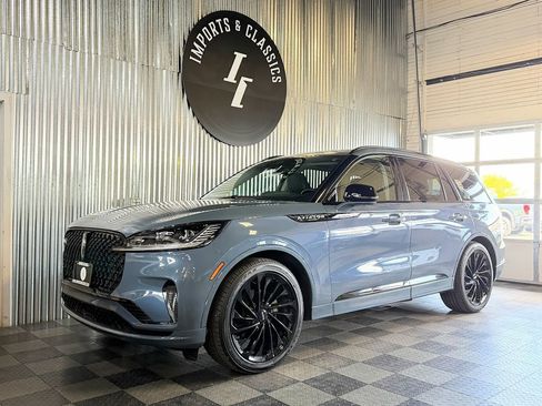 Used 2025 Lincoln Aviator Reserve w/ Equipment Group 201A image 1