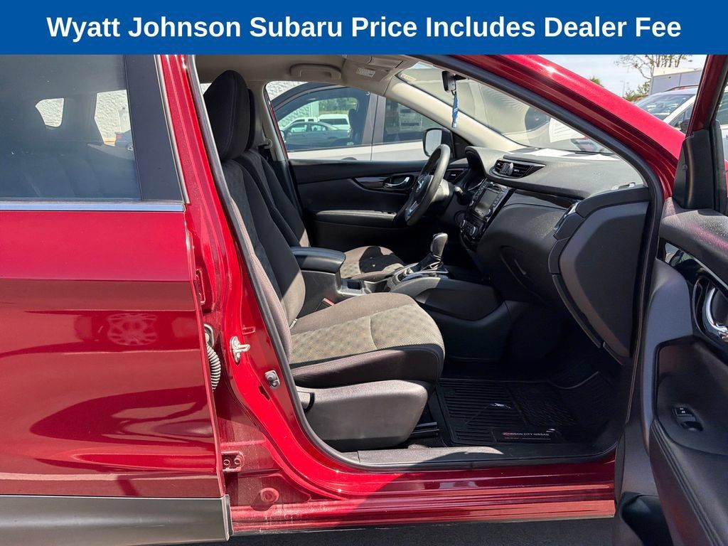 Used 2020 Nissan Rogue Sport SV FWD image 40
