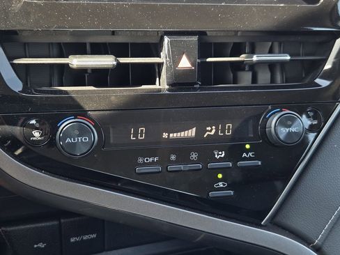 Used 2024 Toyota Camry SE FWD image 20