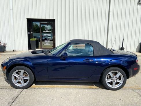 Used 2007 MAZDA MX-5 Miata Sport RWD image 2