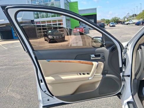 Used 2012 Lincoln MKZ FWD image 13