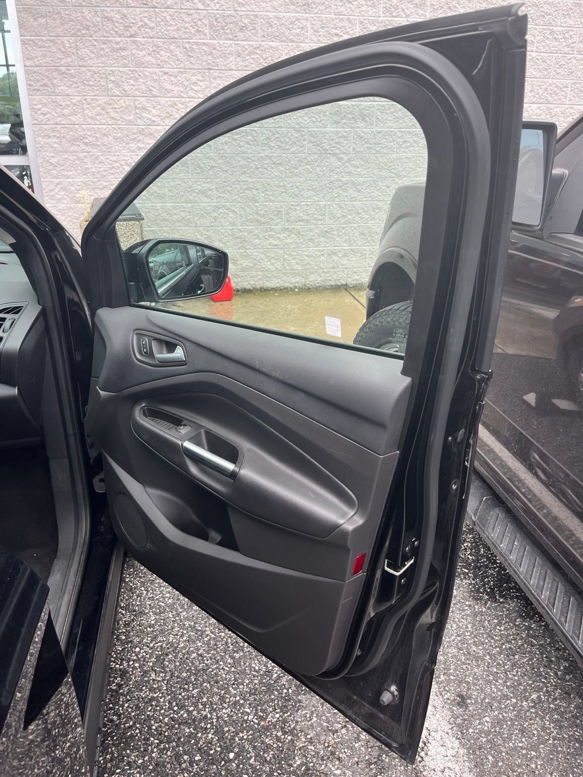 Used 2017 Ford Escape SE AWD/4WD image 8