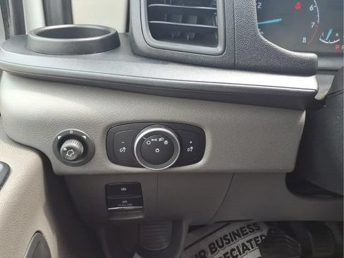 Used 2025 Ford Transit 250 148 Medium Roof RWD image 13