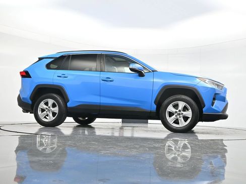 Used 2019 Toyota RAV4 XLE w/ Carpet Mat Package AWD/4WD image 48