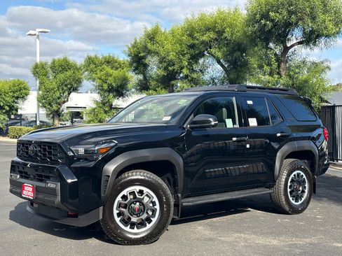 New 2026 Toyota 4Runner TRD Off-Road Premium AWD/4WD image 2