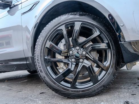 Used 2023 Land Rover Discovery S R-Dynamic image 31