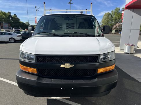 Used 2023 Chevrolet Express 2500 RWD image 3