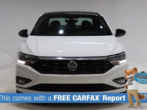 Used 2019 Volkswagen Jetta R-Line w/ R-Line Cold Weather Package FWD image 2