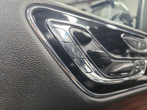 Used 2023 Lincoln Navigator Reserve image 24