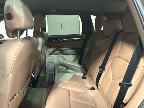 Used 2012 Porsche Cayenne S AWD/4WD image 32