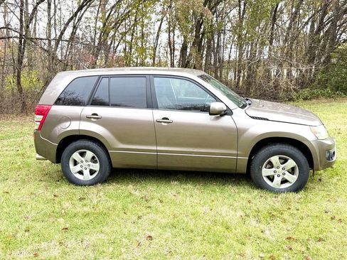 Used 2013 Suzuki Grand Vitara Premium image 5