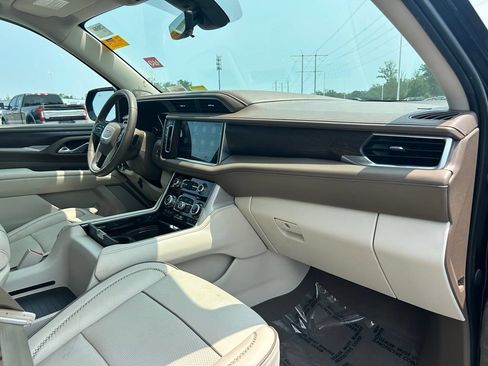 Used 2021 GMC Yukon Denali w/ Denali Ultimate Package AWD/4WD image 9