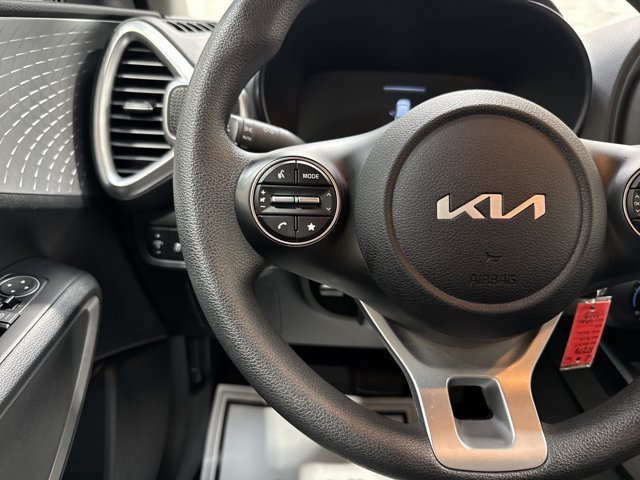 Certified 2025 Kia Soul LX w/ LX Technology Package FWD image 17