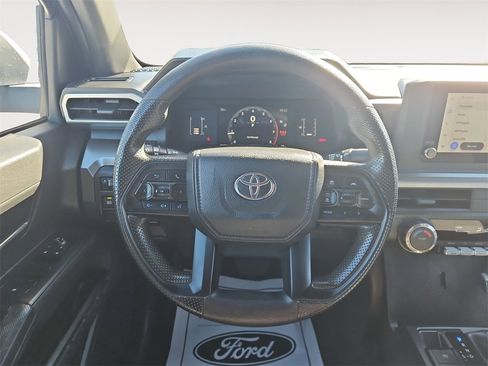 Used 2024 Toyota Tacoma TRD Sport image 12