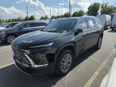 Used 2025 Buick Enclave Preferred FWD image 4