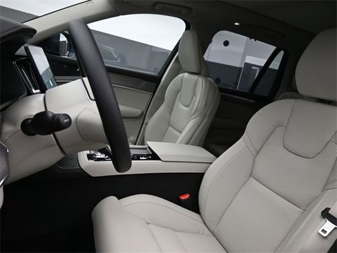 New 2026 Volvo XC90 B6 Ultra image 9