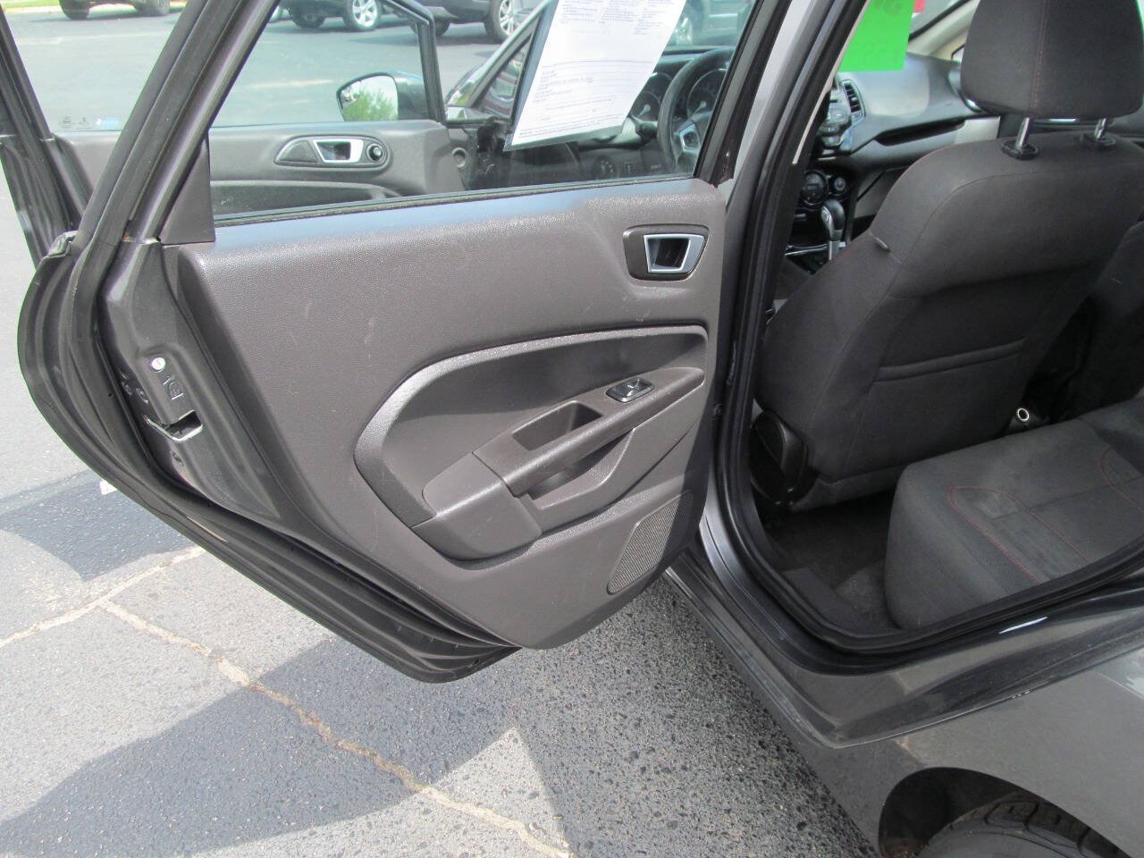 Used 2015 Ford Fiesta SE w/ Equipment Group 201A FWD image 15