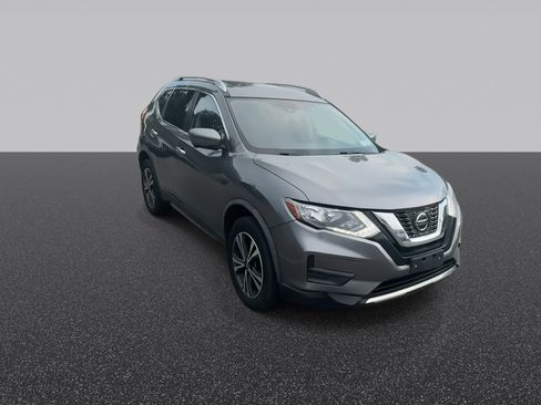 Used 2020 Nissan Rogue SV w/ Premium Package AWD/4WD image 3