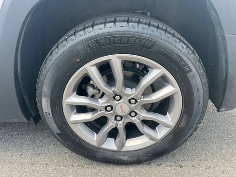 Used 2024 GMC Terrain SLT AWD/4WD image 31