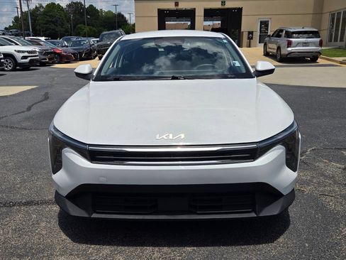 Used 2025 Kia K4 FWD image 2