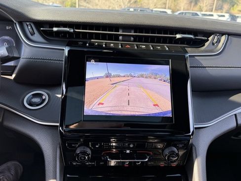 New 2025 Jeep Grand Cherokee Laredo X w/ Luxury Tech Group I image 18