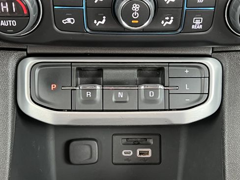 Used 2023 GMC Acadia SLT AWD/4WD image 34