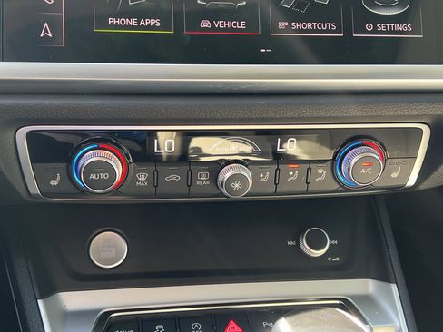 Used 2020 Audi Q3 2.0T Premium Plus image 30