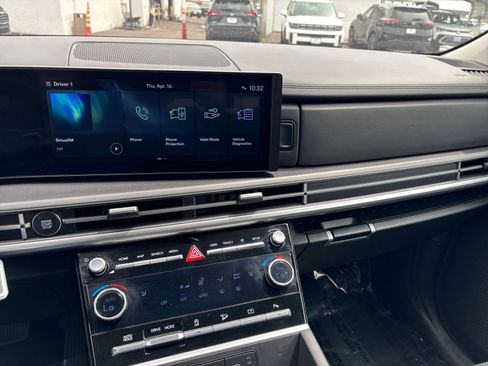 Used 2025 Hyundai Santa Fe SEL image 17