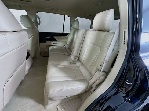 Used 2018 Lexus LX 570 4WD image 25