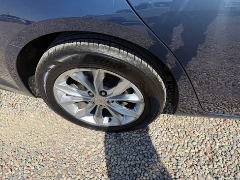 Used 2020 Chevrolet Malibu LT FWD image 35