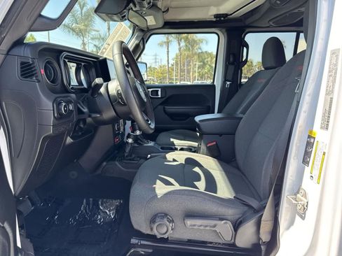 Used 2024 Jeep Wrangler Unlimited Rubicon image 20