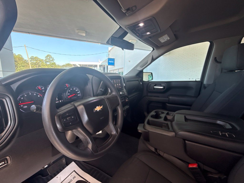 Used 2020 Chevrolet Silverado 1500 Custom w/ Custom Value Package AWD/4WD image 33