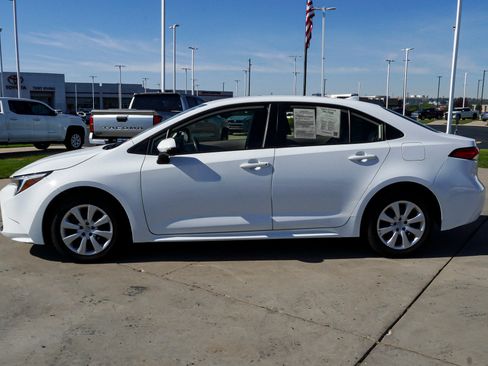 Certified 2024 Toyota Corolla LE FWD image 5