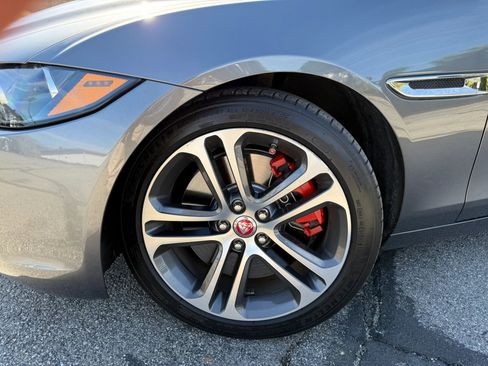 Used 2017 Jaguar XE Premium image 27