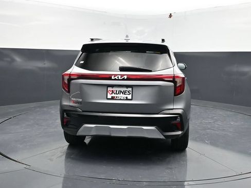 Used 2025 Kia Seltos S FWD image 7