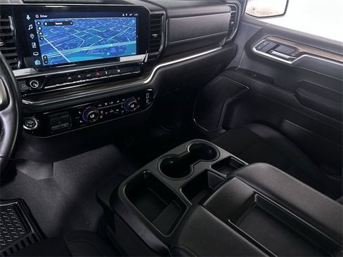Used 2025 Chevrolet Silverado 1500 LT image 36