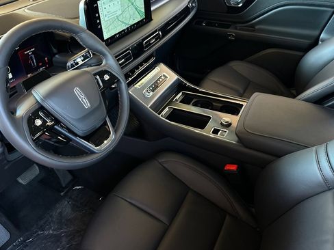 New 2026 Lincoln Aviator 2WD w/ Jet Appearance Package image 9