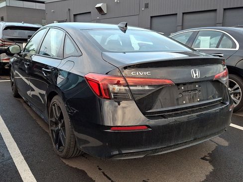 Used 2023 Honda Civic Sport image 3