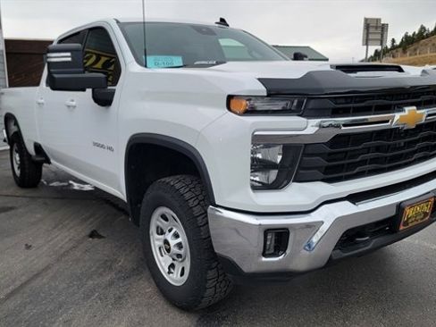 Used 2024 Chevrolet Silverado 3500 LT image 4