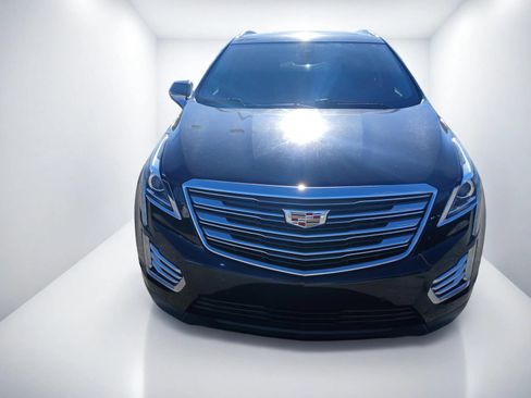 Used 2017 Cadillac XT5 Luxury w/ Driver Awareness Package FWD image 3