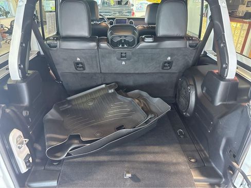 Used 2021 Jeep Wrangler Unlimited Sahara AWD/4WD image 42