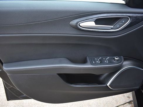 Used 2021 Alfa Romeo Giulia Sprint w/ Sun & Sound Package image 11