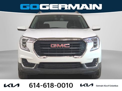 Used 2023 GMC Terrain SLE w/ Driver Convenience Package image 3